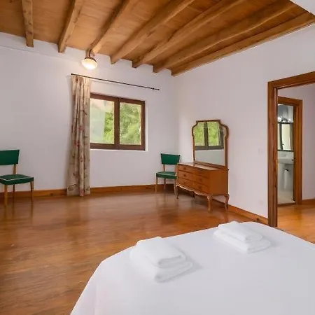 Casa Con Gran Capacidad Y Preciosas Vistas